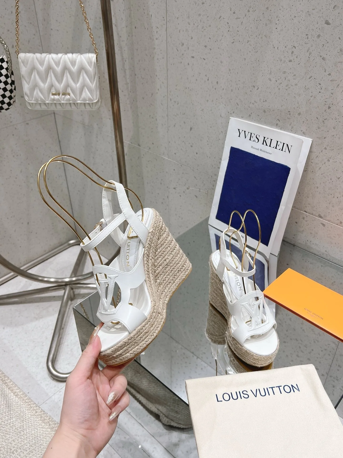 SE1379 LV Isola Wedge Sandal / Size5-11