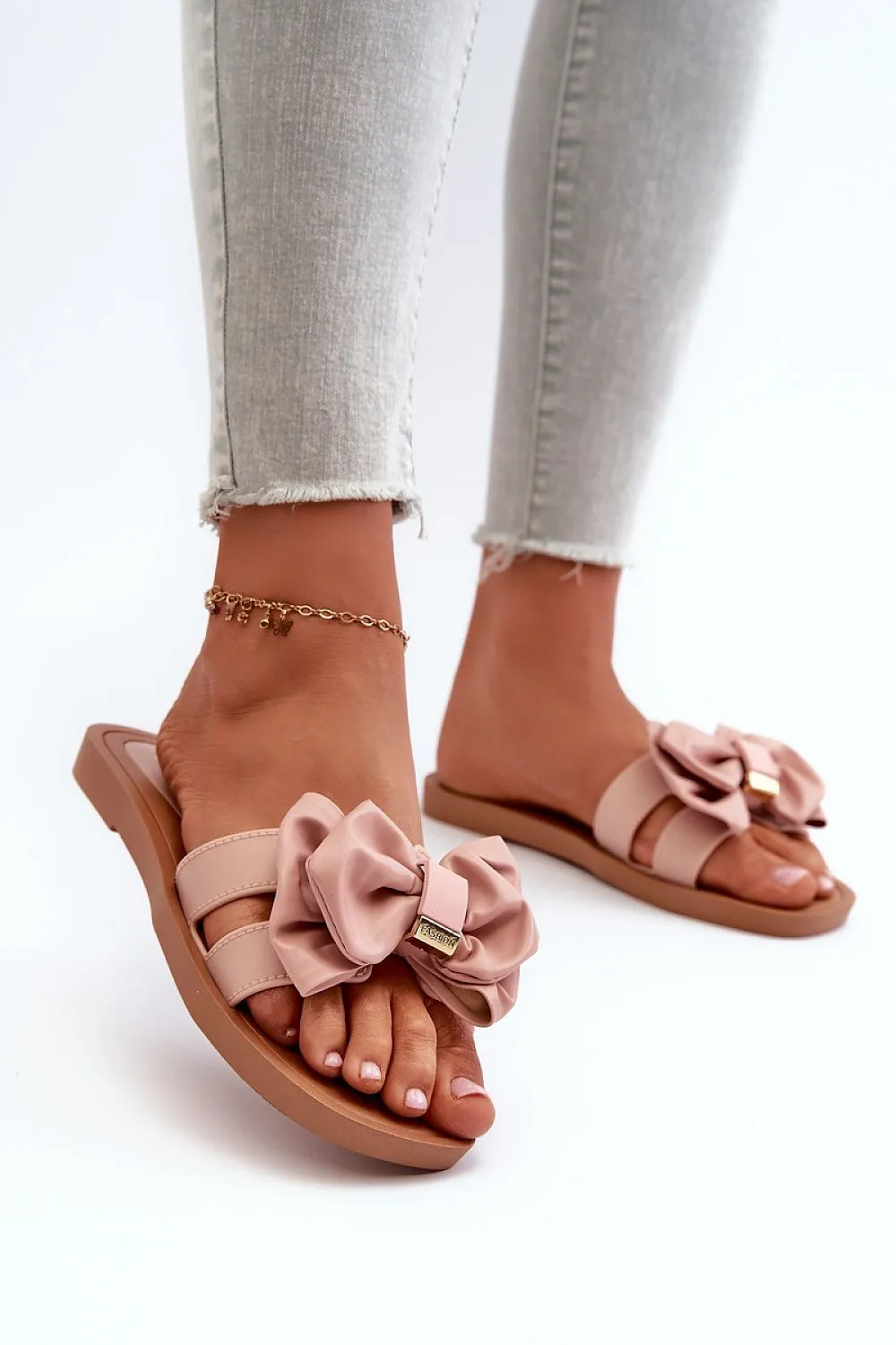 TEEK - Beveled Bow Flat Sandals