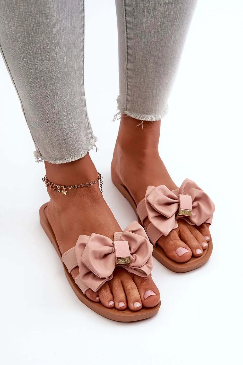 TEEK - Beveled Bow Flat Sandals