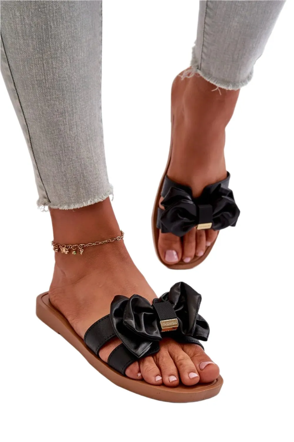 TEEK - Beveled Bow Flat Sandals