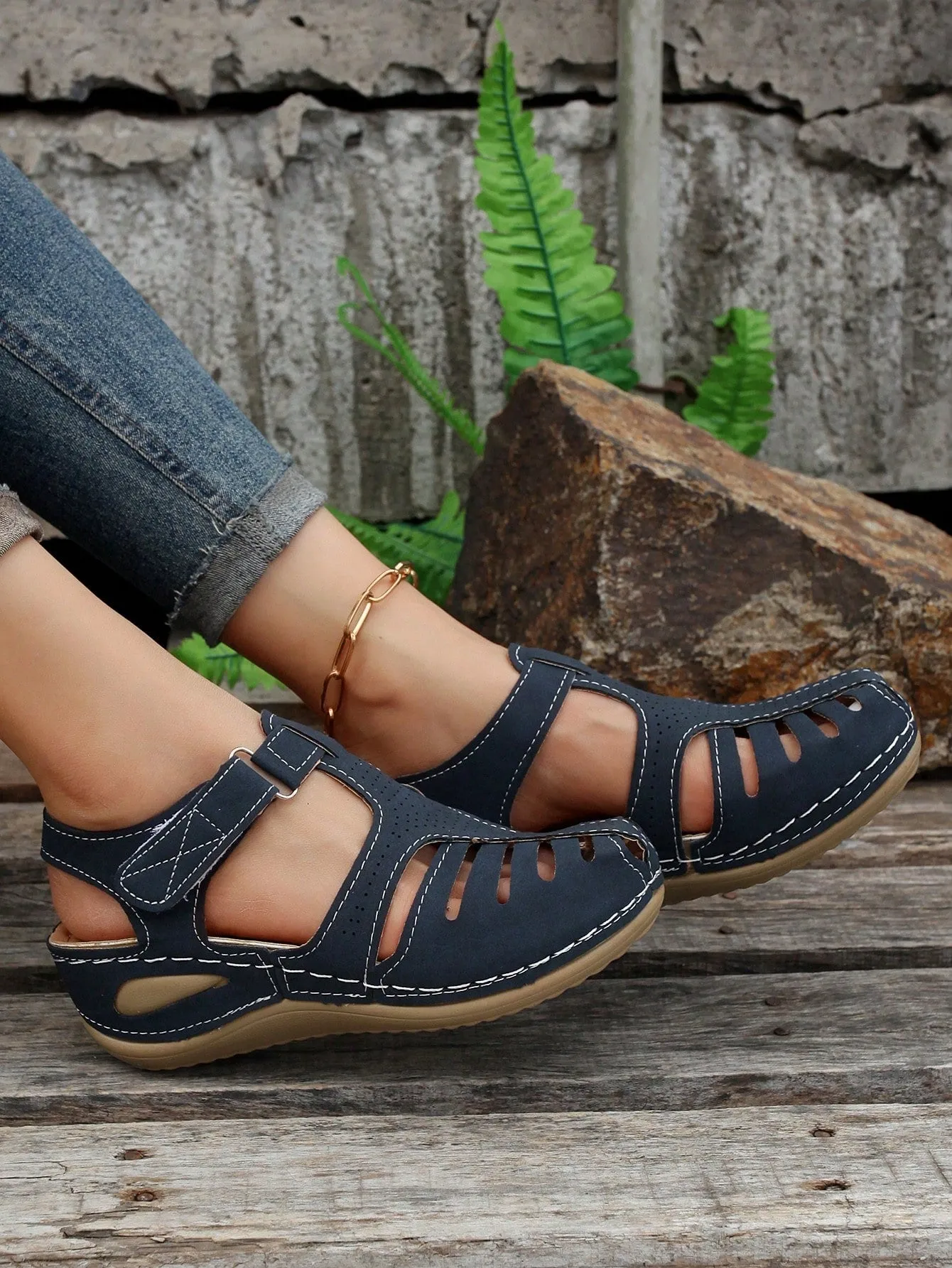 Trendy Comfortable Blue Hook-And-Loop Wedge Heel Beach Sandals For Women