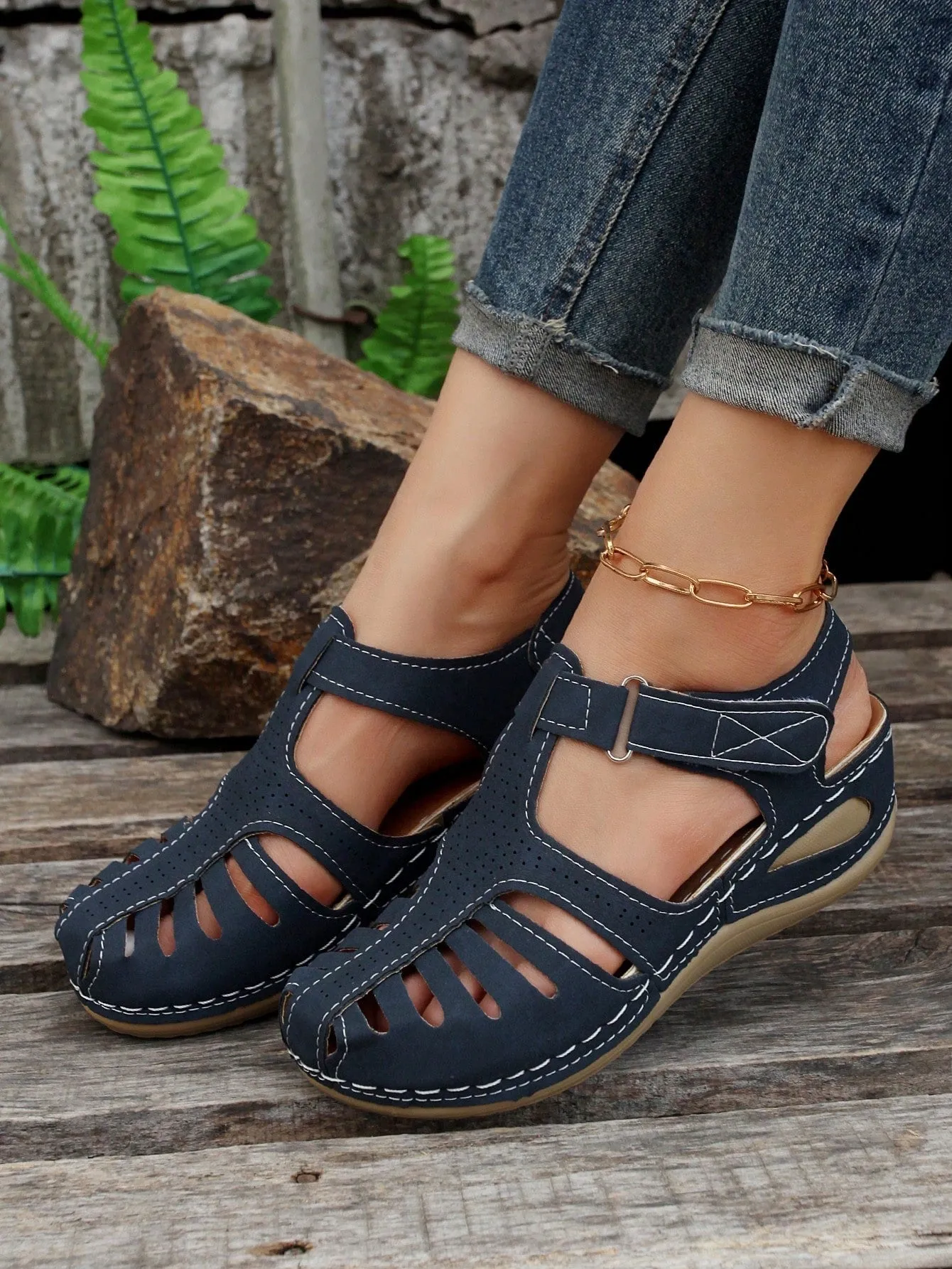 Trendy Comfortable Blue Hook-And-Loop Wedge Heel Beach Sandals For Women