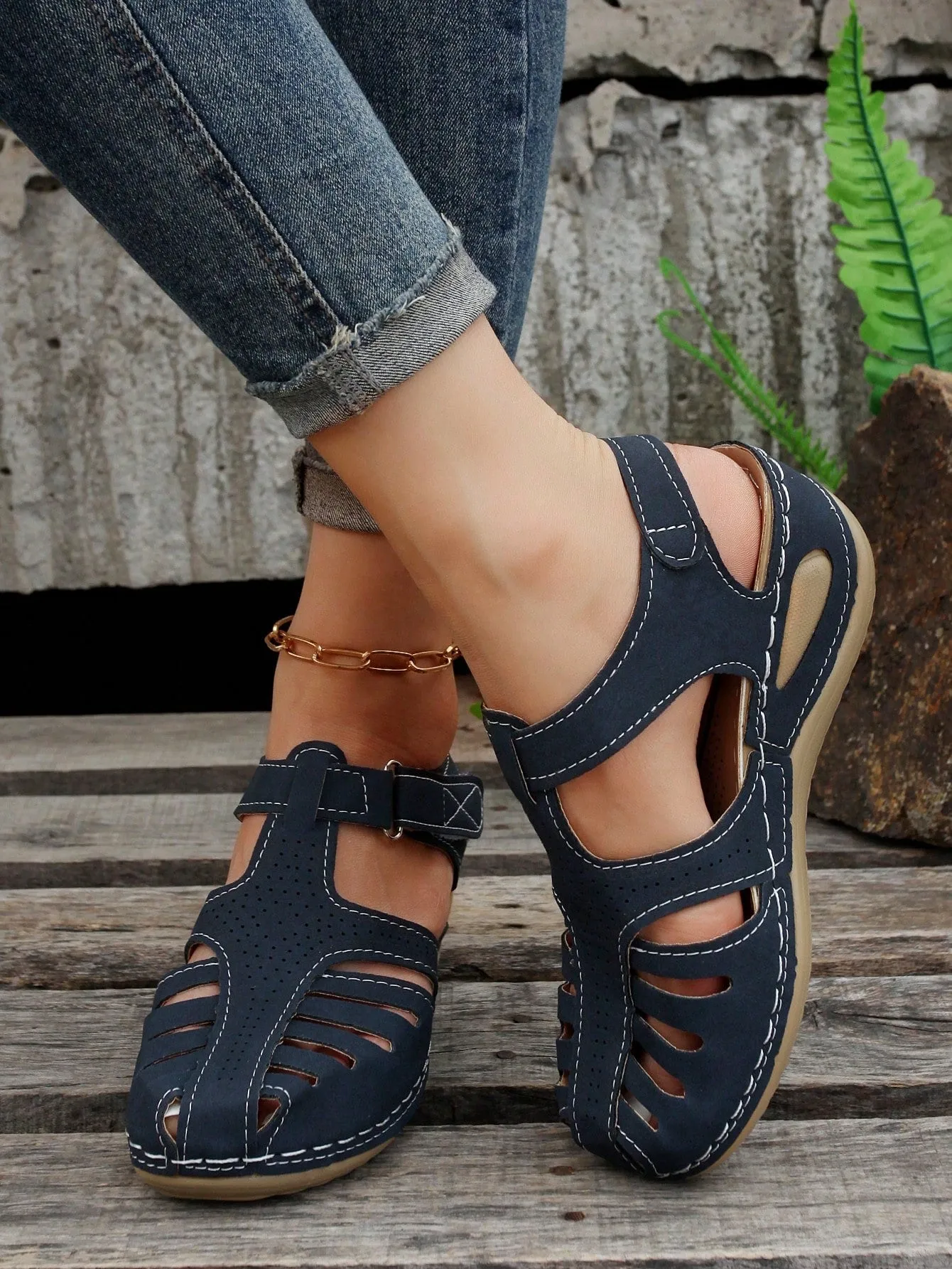 Trendy Comfortable Blue Hook-And-Loop Wedge Heel Beach Sandals For Women