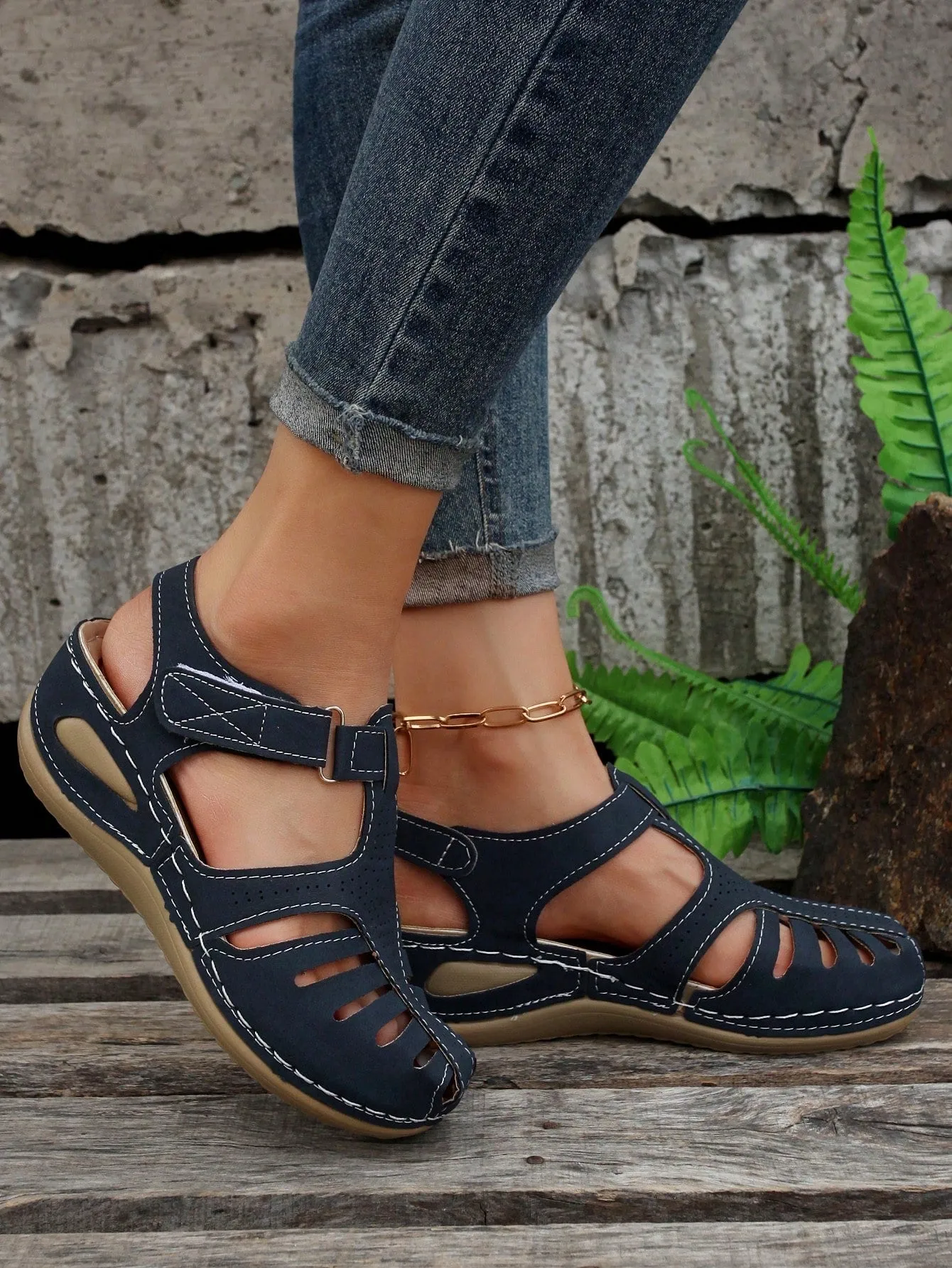 Trendy Comfortable Blue Hook-And-Loop Wedge Heel Beach Sandals For Women