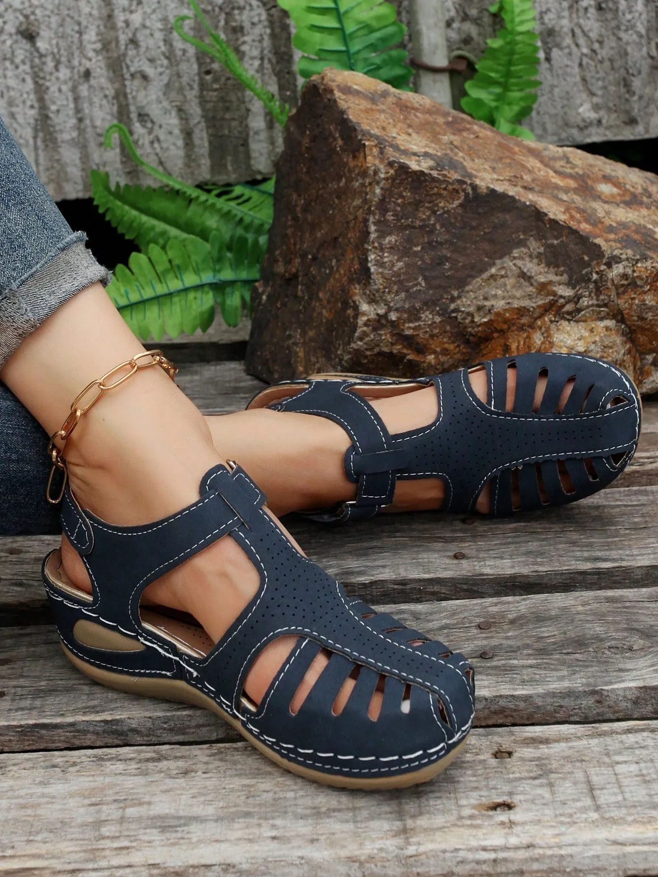 Trendy Comfortable Blue Hook-And-Loop Wedge Heel Beach Sandals For Women